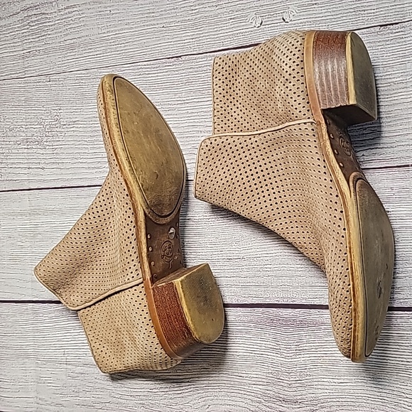 Lucky Brand 7.5 tan ankle booties - Picture 2 of 9